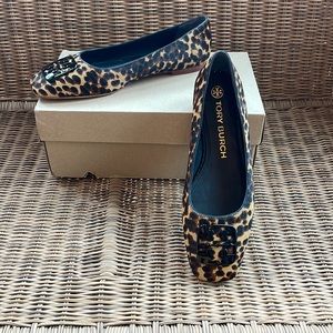 New Tory Burch Leopard/Leather Flats, size 9